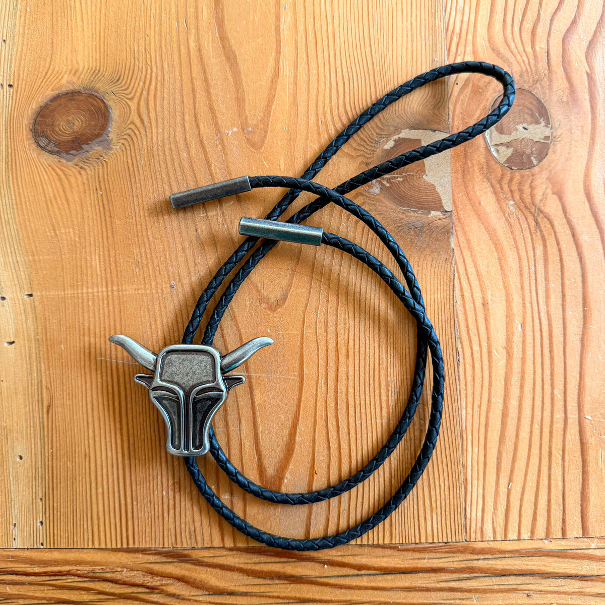 Silver Bull Bolo Tie