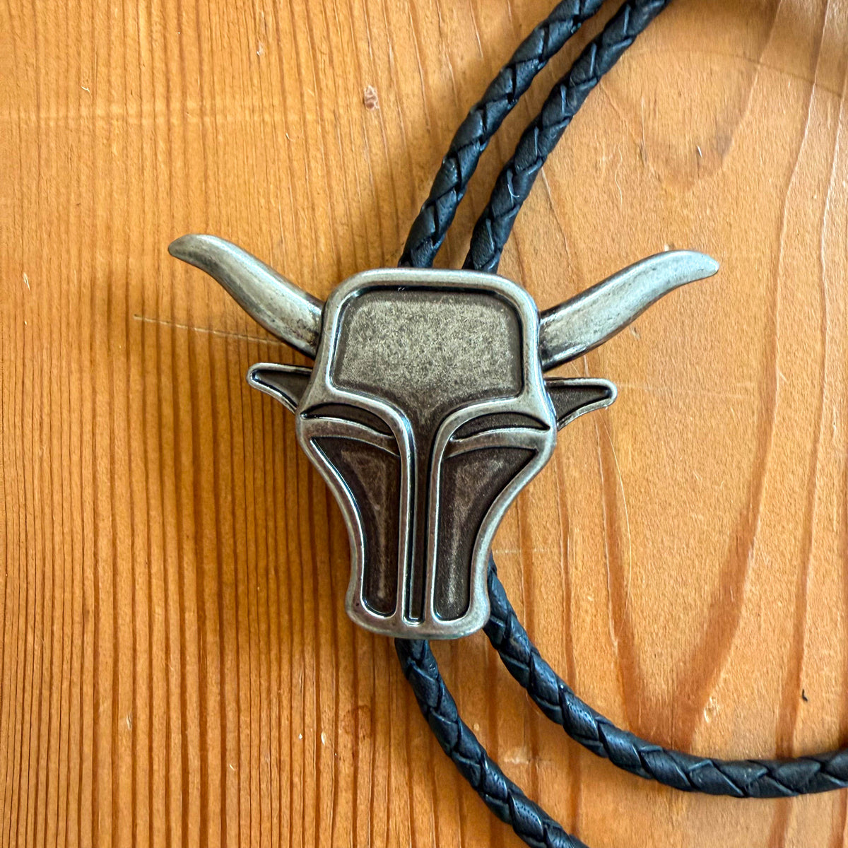 Silver Bull Bolo Tie