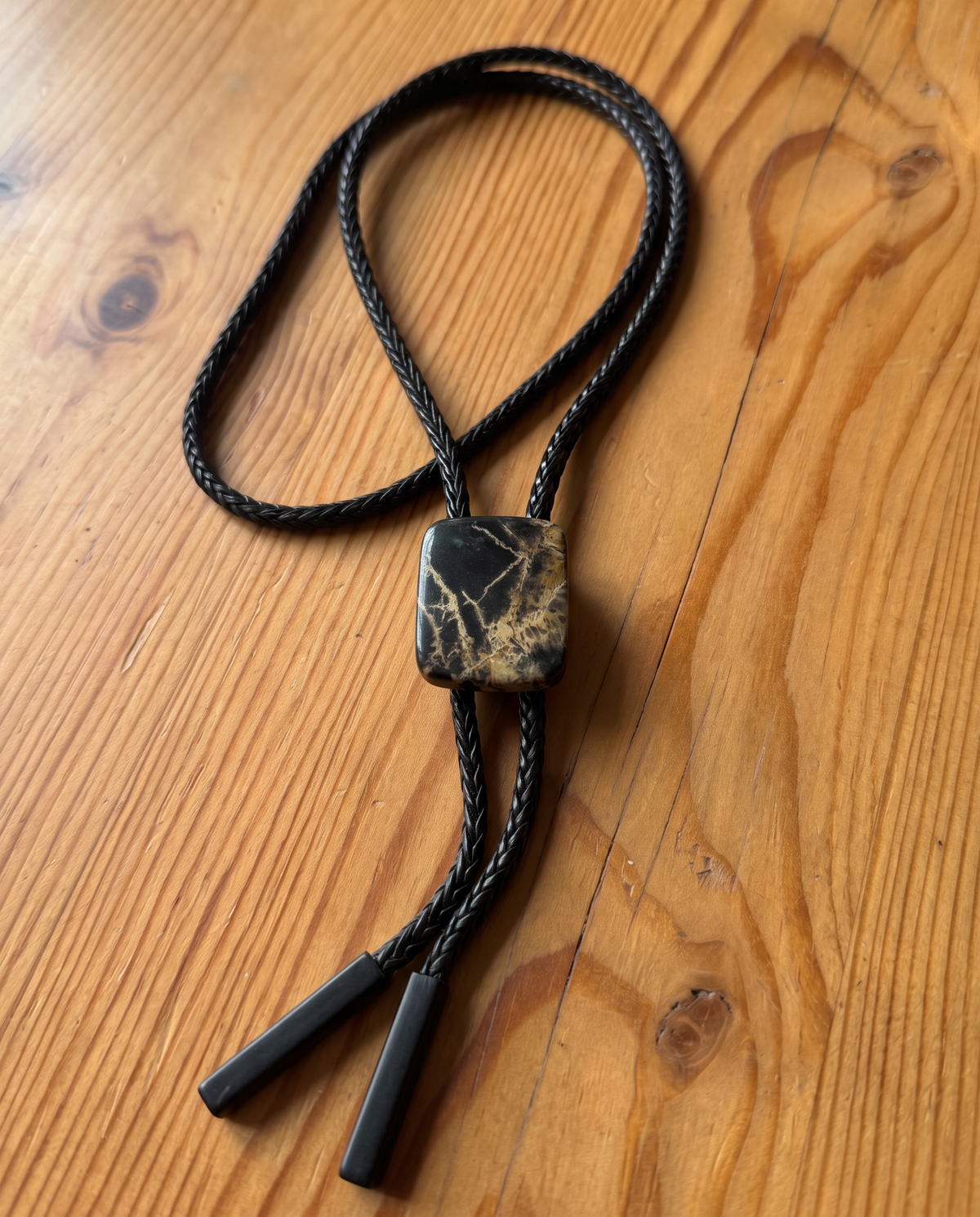 Dinosaur Jasper Metal Chain Bolo Tie